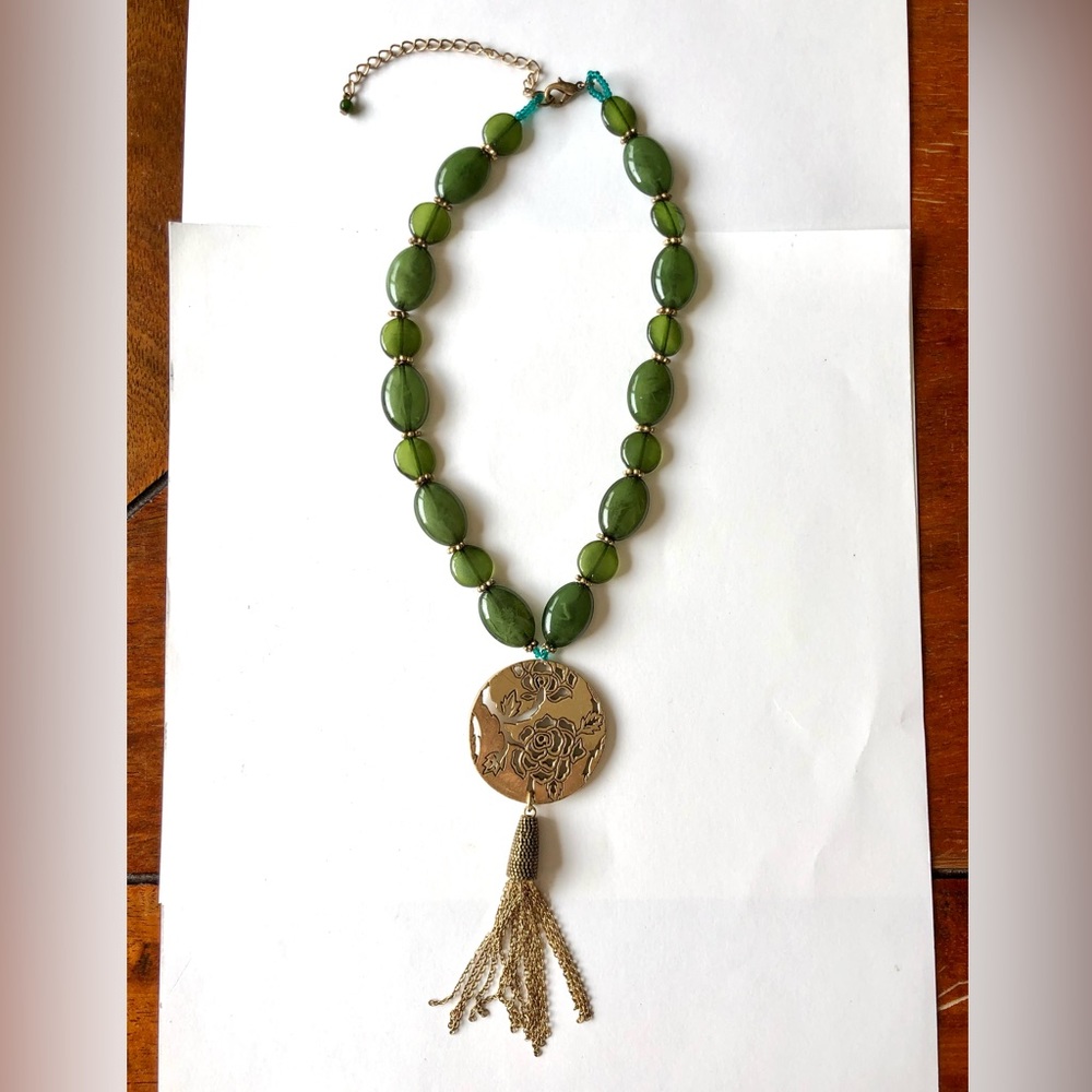 Green Jade/Jadeite Stone Necklace with Rose Flower Gold Tone Pendant
